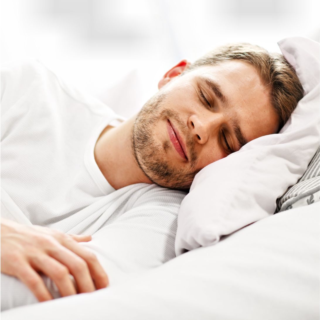 Man ligt te proefslapen op matras van Beter Bed Breda