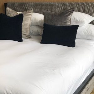 Opgemaakt hooglaagbed
