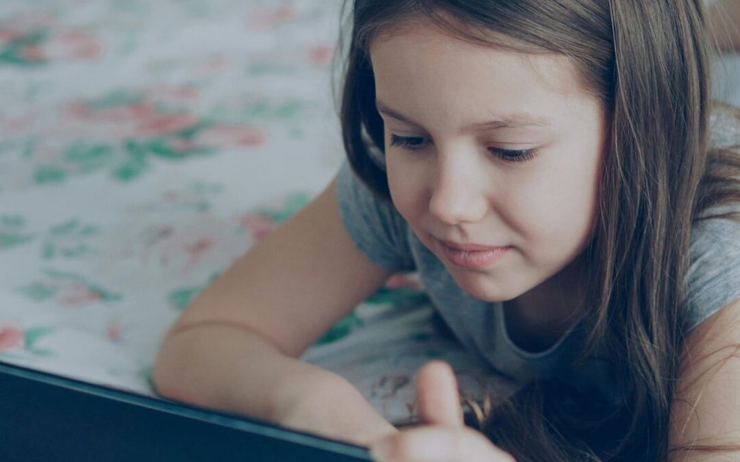 Waarom minder elektronica in je slaapkamer je nachtrust verbetert