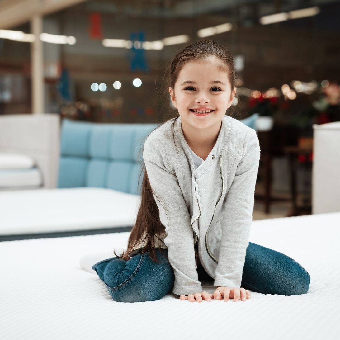 Kind test goed kindermatras in winkel