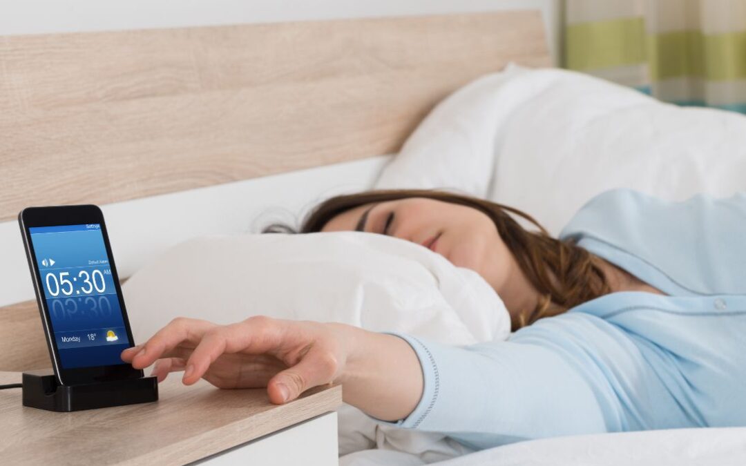 Waarom snoozen je ochtend verpest (en wat je beter kunt doen)