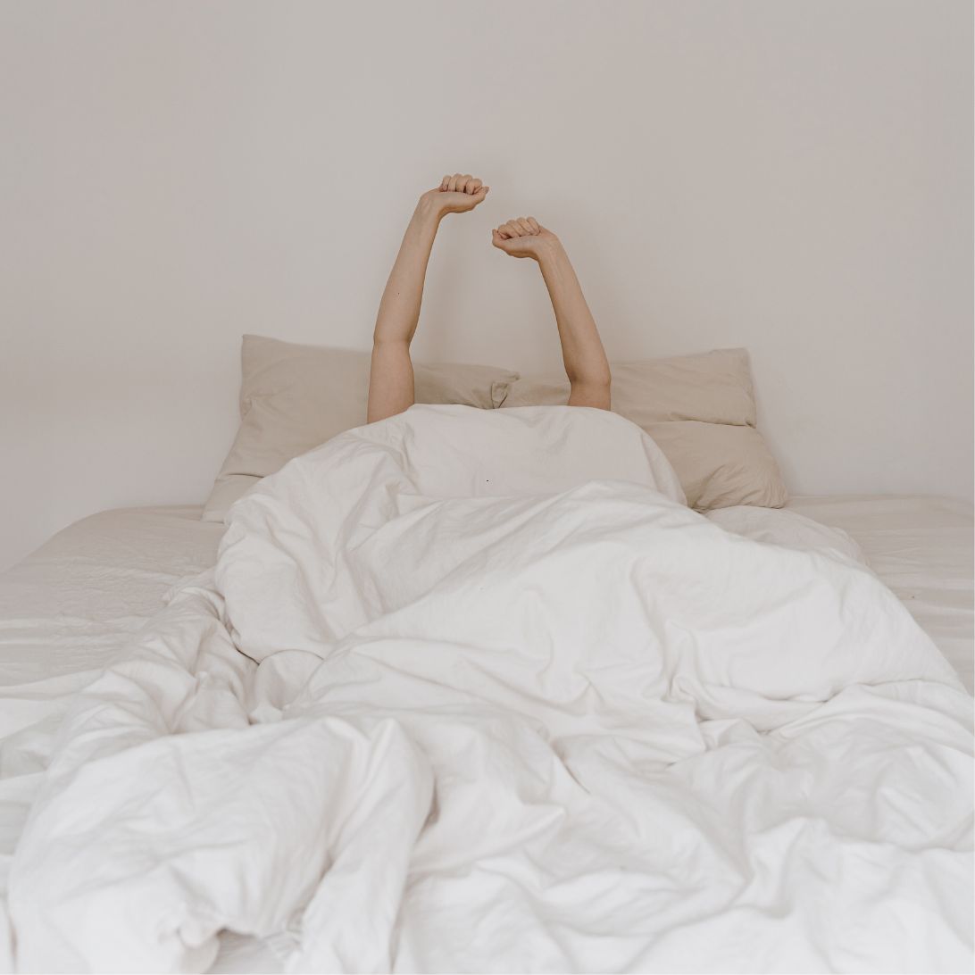 Persoon wordt wakker op een matras van Brabant Bedden
